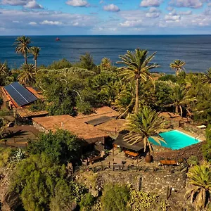https://redondo-de-guayedra.in-canary-islands.com